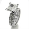 2 CARAT CUBIC ZIRCONIA PRINCESS CUT ENGAGEMENT RING WITH BAND